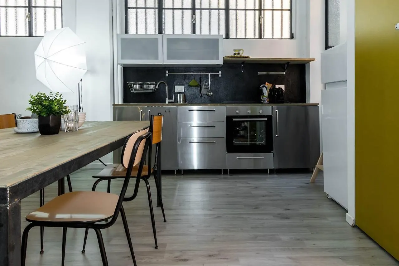 Joivy Exclusive Apt For 4 In Navigli Near Parks Mailand Italien